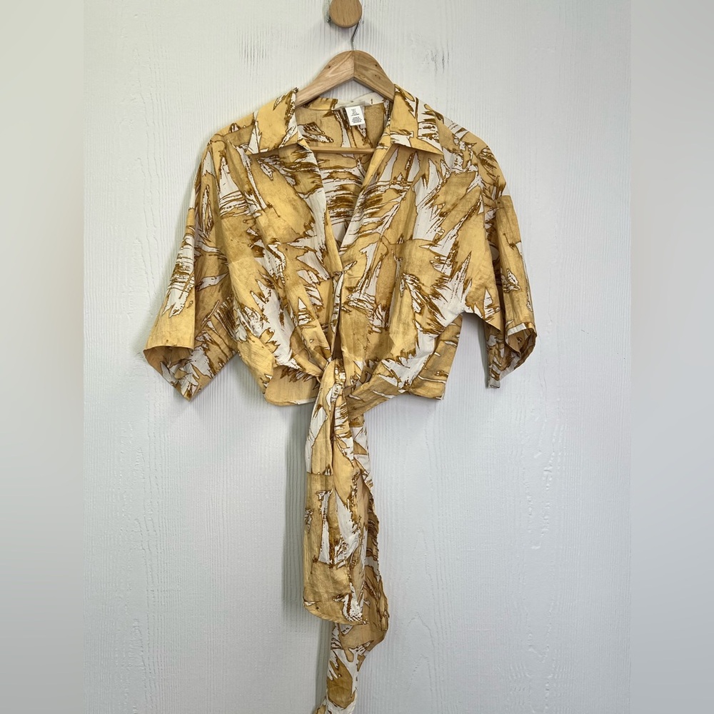 H&M - Cream And Beige Floral Short Sleeve Tie Front Tropical Blouse Size Small - Picture 6 of 9